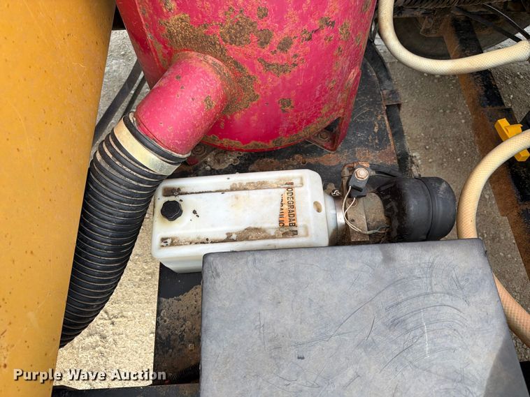 image for item FK3718 2011 Vac-Tron LP305DT vacuum excavator