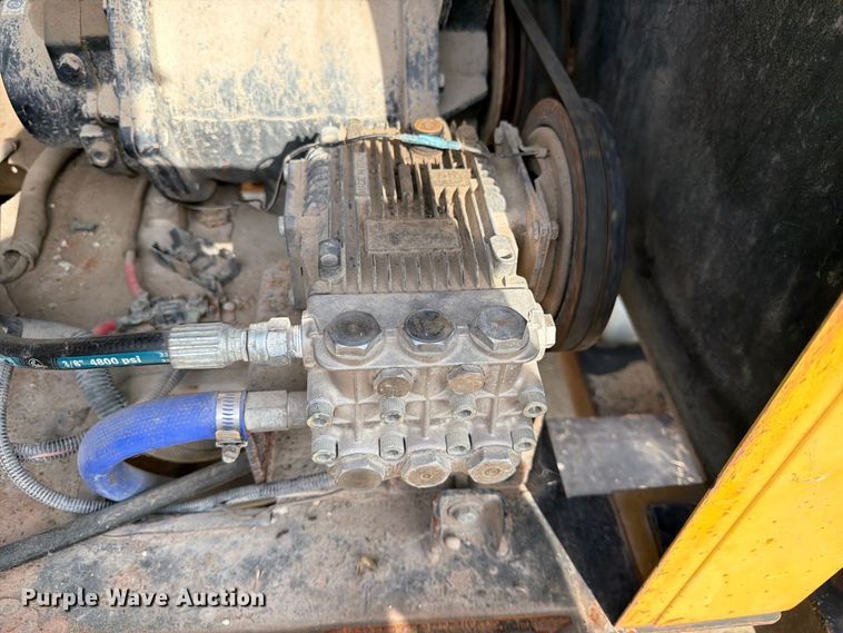 image for item FK3718 2011 Vac-Tron LP305DT vacuum excavator