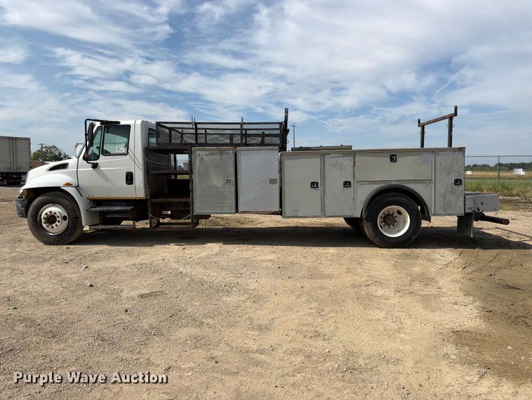 image for item FK3722 2004 International 4300 utility / service truck