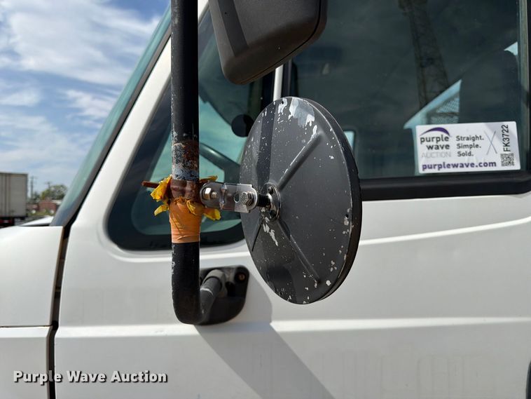 image for item FK3722 2004 International 4300 utility / service truck