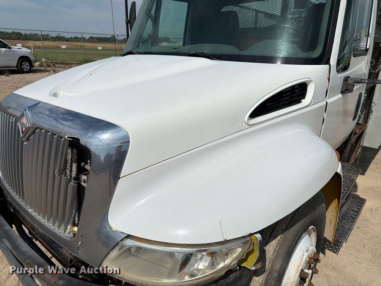 image for item FK3722 2004 International 4300 utility / service truck