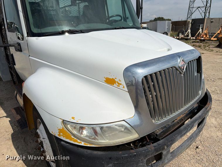 image for item FK3722 2004 International 4300 utility / service truck