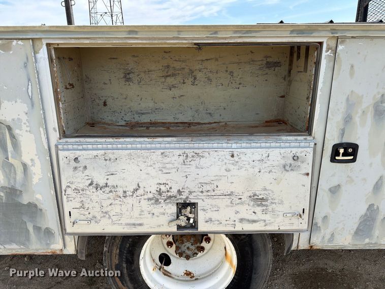 image for item FK3722 2004 International 4300 utility / service truck