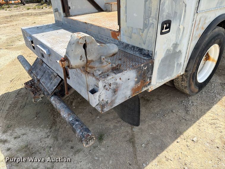 image for item FK3722 2004 International 4300 utility / service truck