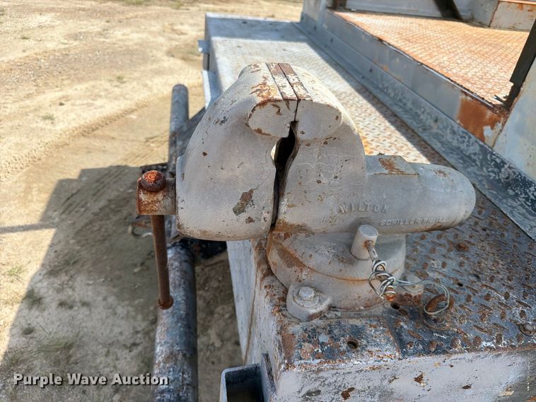 image for item FK3722 2004 International 4300 utility / service truck