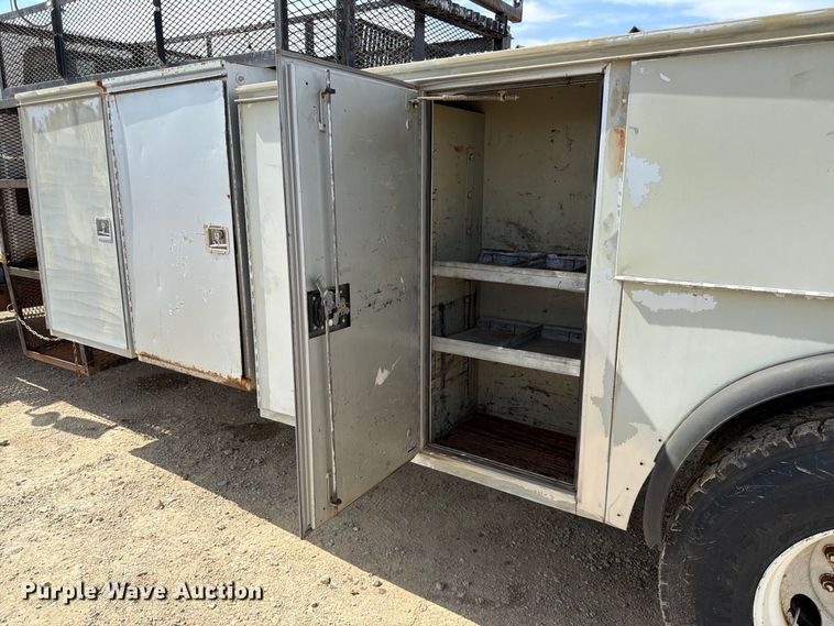 image for item FK3722 2004 International 4300 utility / service truck