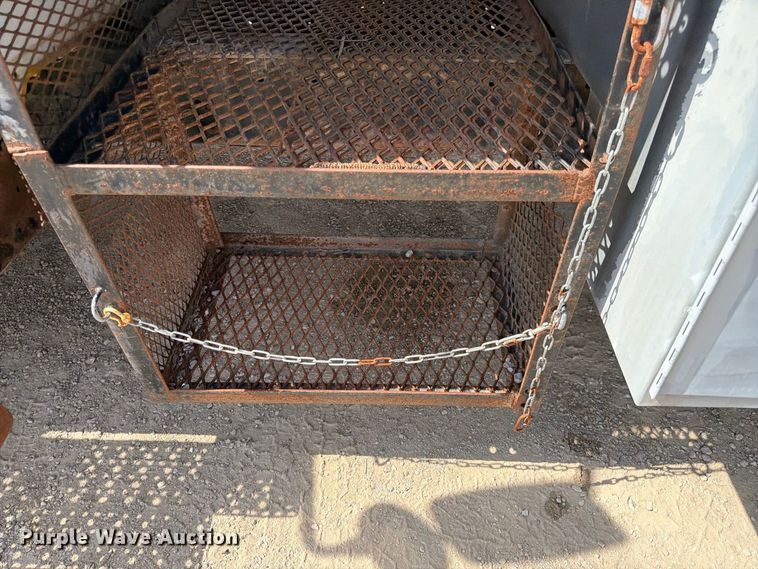 image for item FK3722 2004 International 4300 utility / service truck