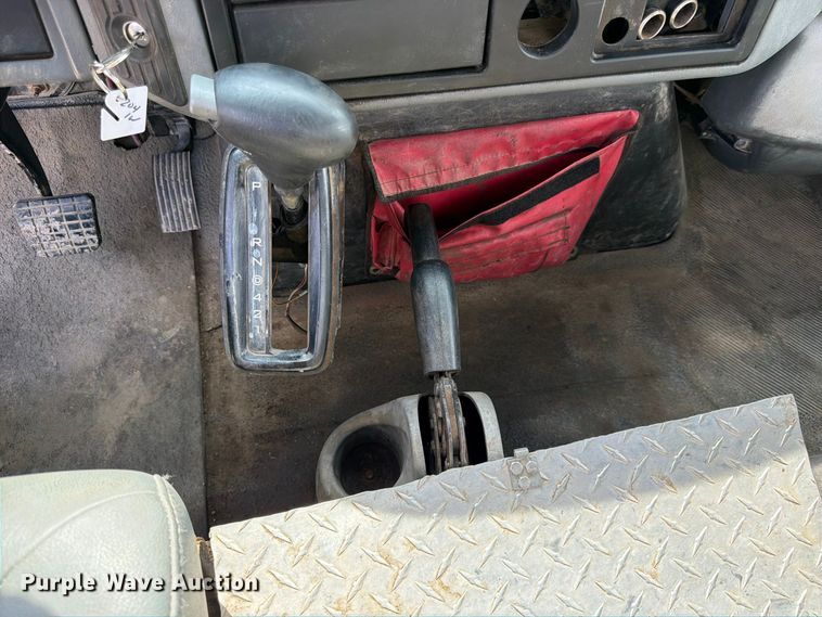 image for item FK3722 2004 International 4300 utility / service truck