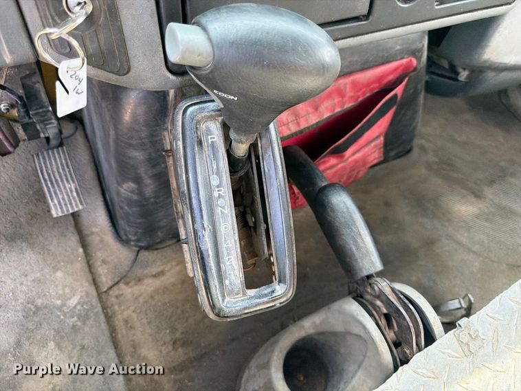 image for item FK3722 2004 International 4300 utility / service truck