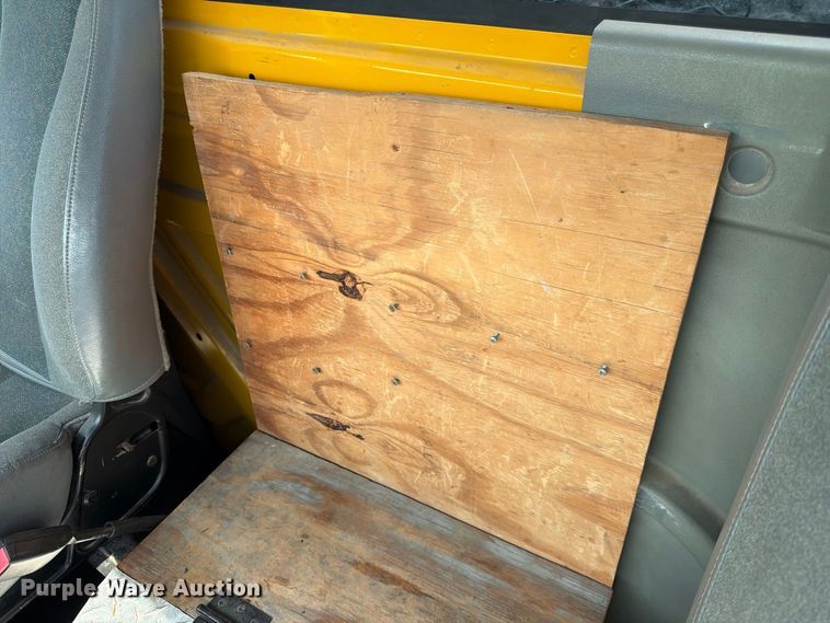 image for item FK3722 2004 International 4300 utility / service truck