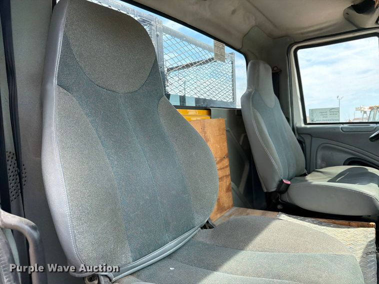 image for item FK3722 2004 International 4300 utility / service truck