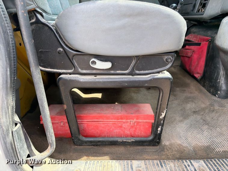 image for item FK3722 2004 International 4300 utility / service truck