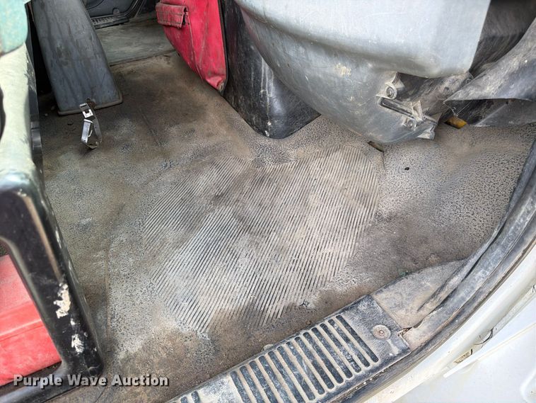 image for item FK3722 2004 International 4300 utility / service truck