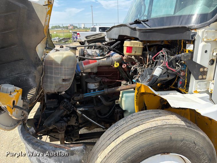 image for item FK3722 2004 International 4300 utility / service truck