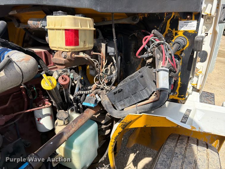 image for item FK3722 2004 International 4300 utility / service truck