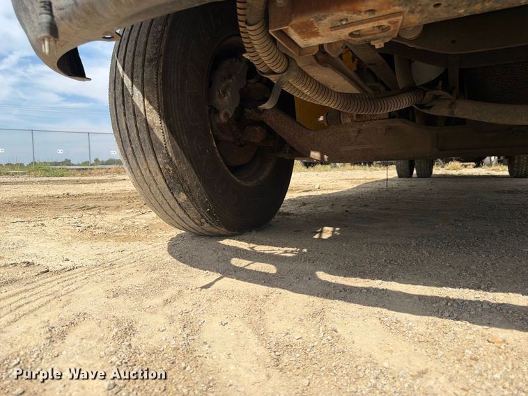 image for item FK3722 2004 International 4300 utility / service truck