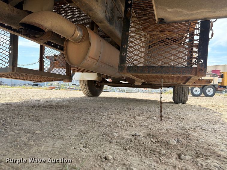 image for item FK3722 2004 International 4300 utility / service truck