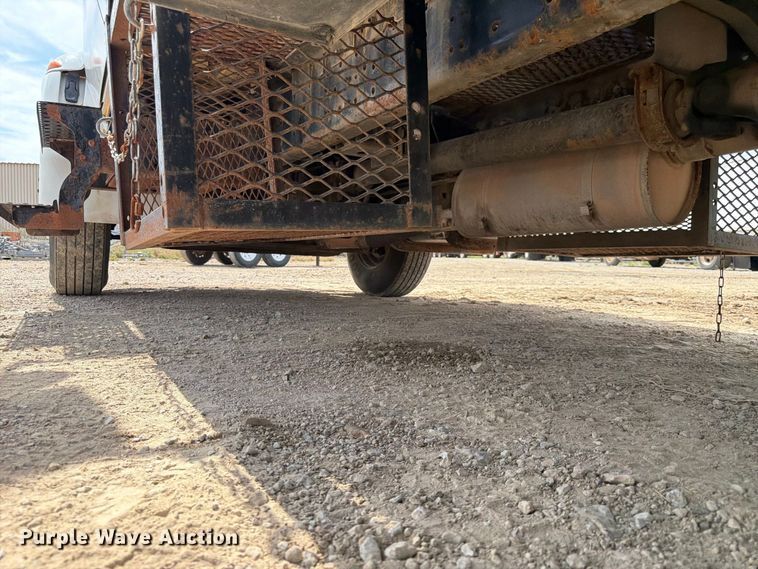 image for item FK3722 2004 International 4300 utility / service truck