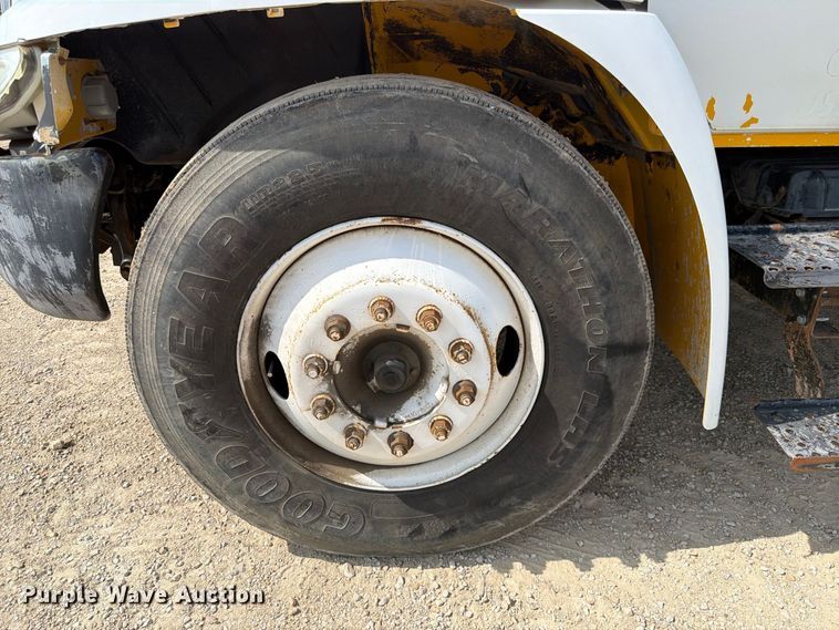 image for item FK3722 2004 International 4300 utility / service truck