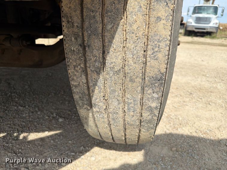image for item FK3722 2004 International 4300 utility / service truck