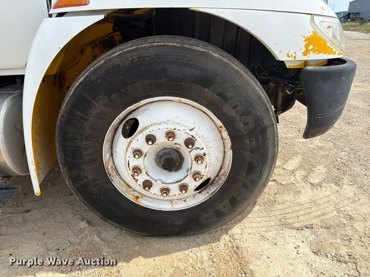 image for item FK3722 2004 International 4300 utility / service truck
