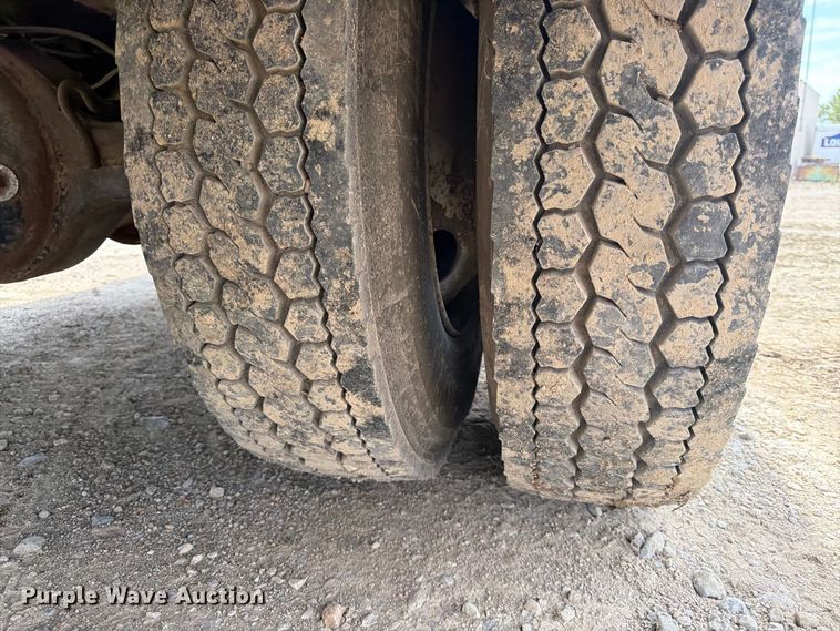 image for item FK3722 2004 International 4300 utility / service truck