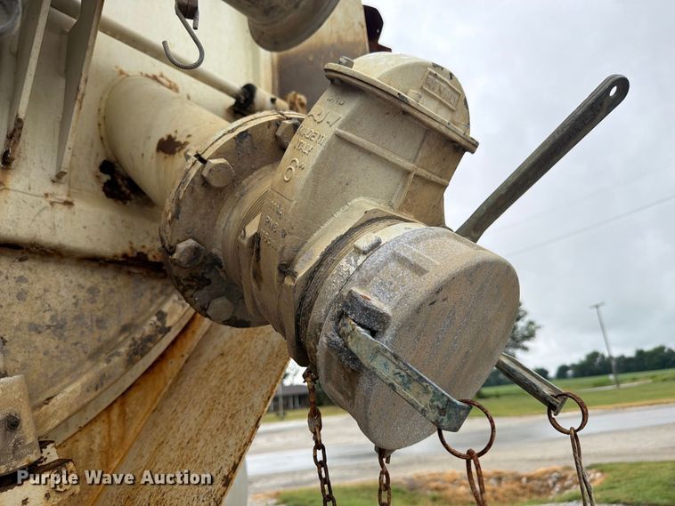 image for item FK4163 2006 Sterling Truck L9500 Series sewer jetter truck