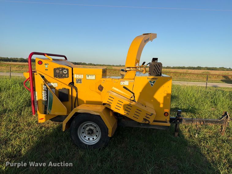 image for item FK5129 2019 Vermeer BC1000XL wood chipper