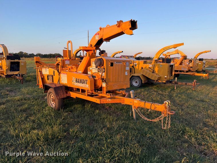 image for item FK5133 2015 Bandit 990 Wood Chipper