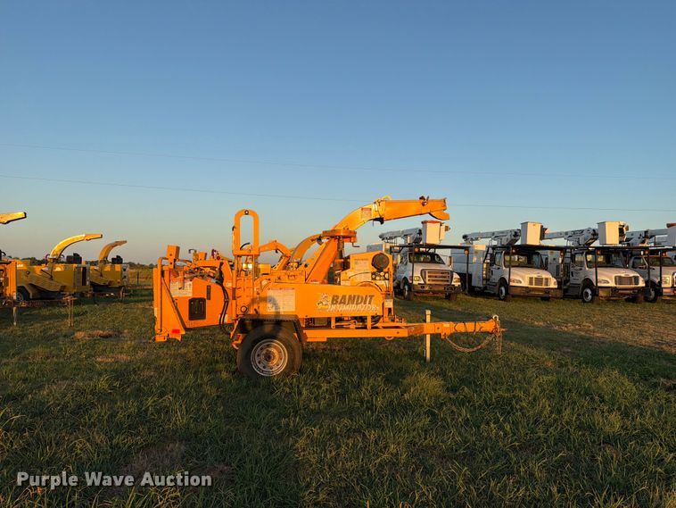 image for item FK5133 2015 Bandit 990 Wood Chipper