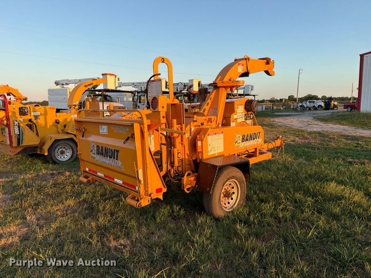 image for item FK5133 2015 Bandit 990 Wood Chipper