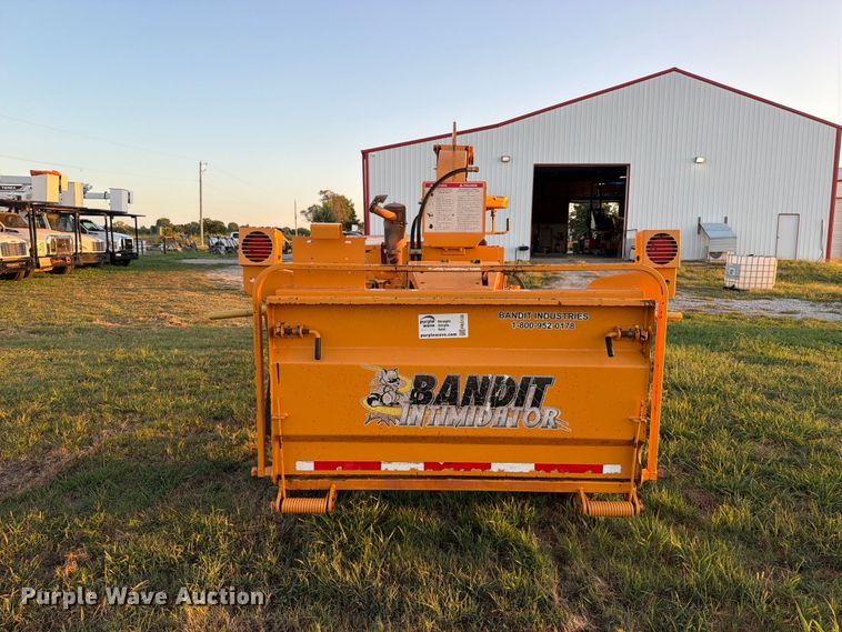 image for item FK5133 2015 Bandit 990 Wood Chipper