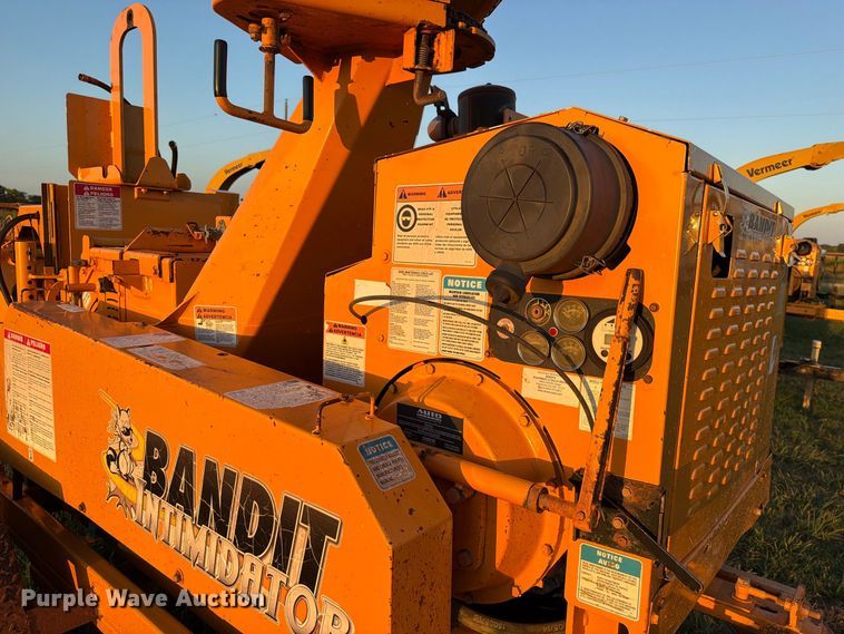 image for item FK5133 2015 Bandit 990 Wood Chipper