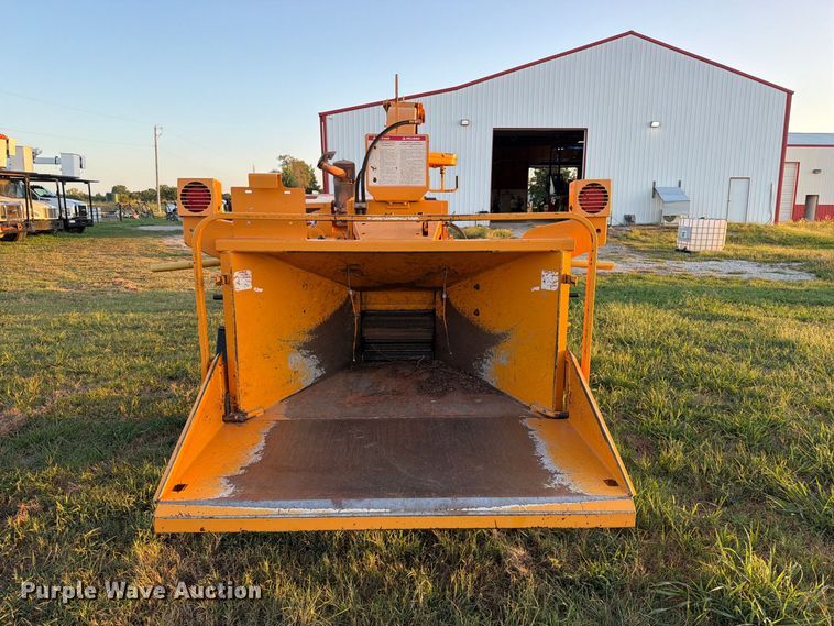 image for item FK5133 2015 Bandit 990 Wood Chipper