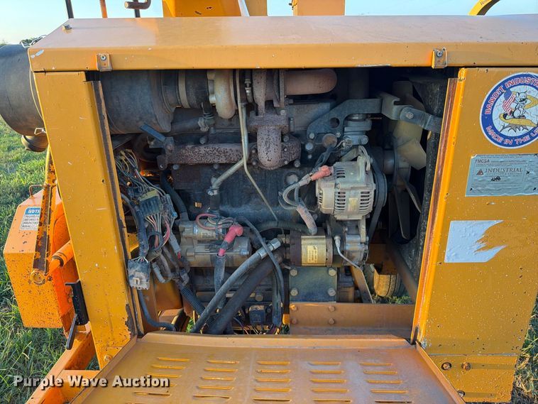 image for item FK5133 2015 Bandit 990 Wood Chipper