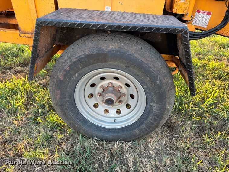 image for item FK5133 2015 Bandit 990 Wood Chipper