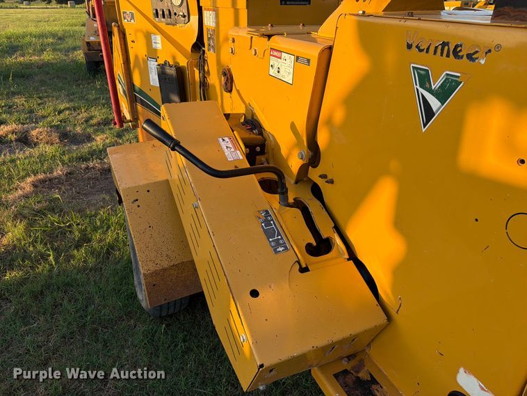 image for item FK5134 2020 Vermeer BC1000 wood chipper