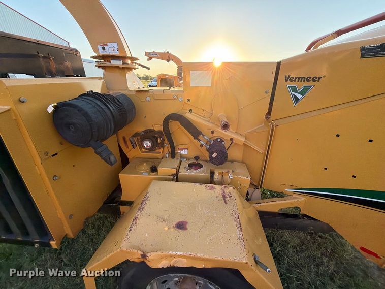 image for item FK5134 2020 Vermeer BC1000 wood chipper