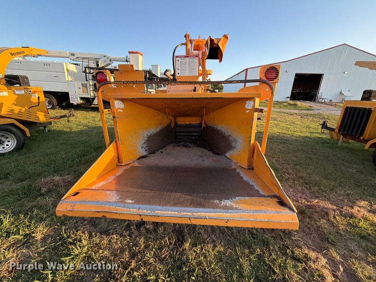 image for item FK5135 2015 Bandit 990 wood chipper