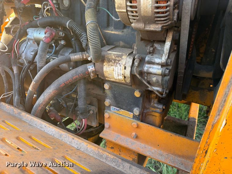 image for item FK5135 2015 Bandit 990 wood chipper