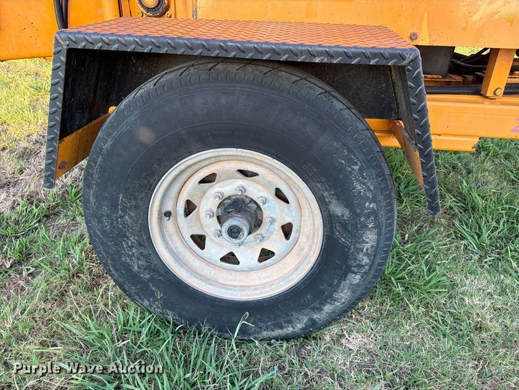 image for item FK5135 2015 Bandit 990 wood chipper
