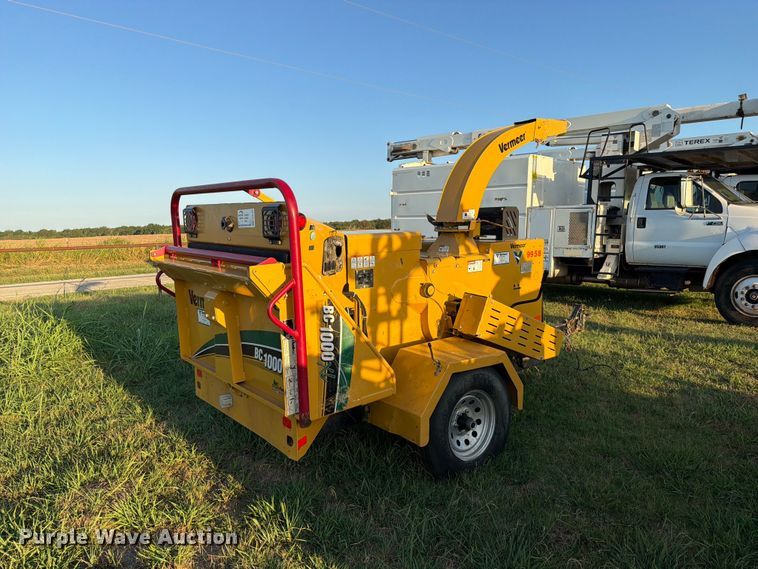 image for item FK5136 2020 Vermeer Bc100XL wood chipper
