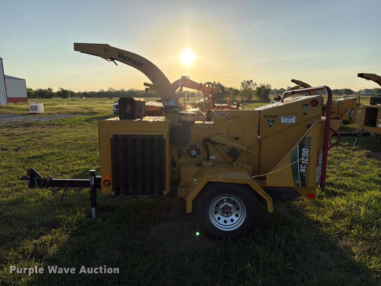 image for item FK5136 2020 Vermeer Bc100XL wood chipper