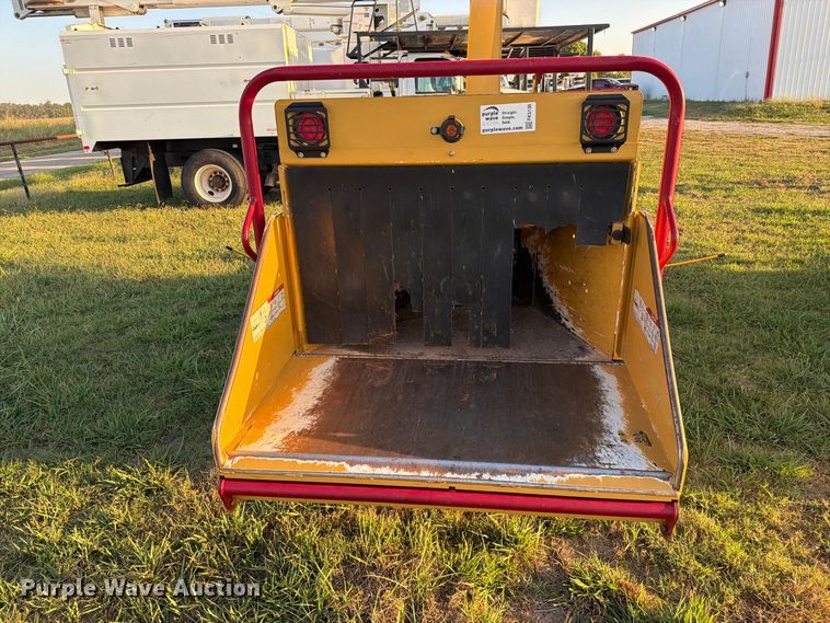 image for item FK5136 2020 Vermeer Bc100XL wood chipper