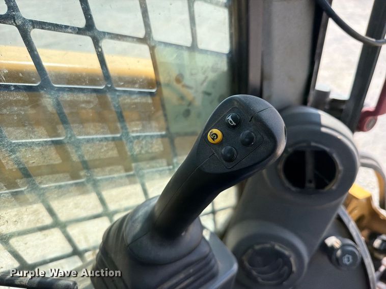 image for item FK5140 Caterpillar 259D3 tracked skid steer loader