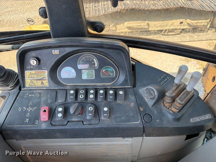 image for item FK5142 2014 Caterpillar 420F backhoe