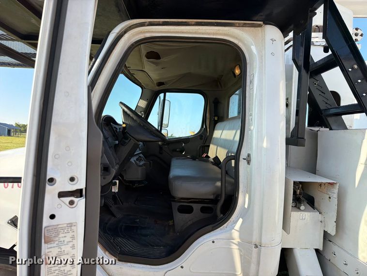 image for item FK5147 2011 Freightliner Business Class M2 forestry bucket truck