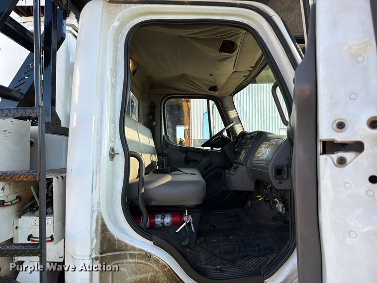 image for item FK5147 2011 Freightliner Business Class M2 forestry bucket truck