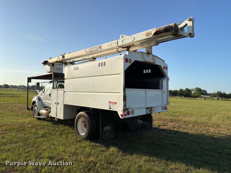 image for item FK5148 2015 Ford F750 forestry bucket truck
