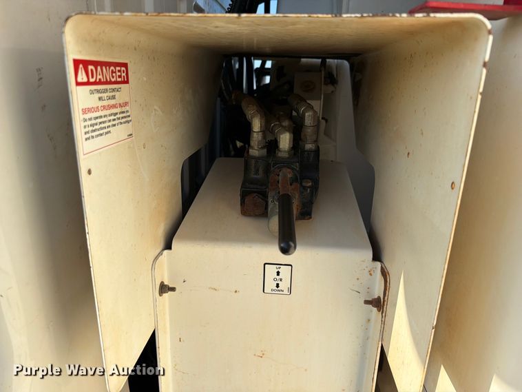 image for item FK5148 2015 Ford F750 forestry bucket truck